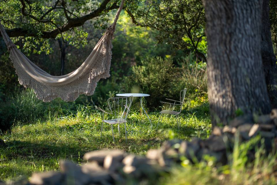 Jardín junto al río