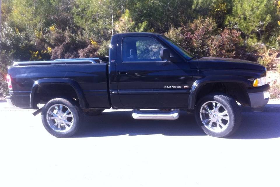 Pickup dodge ram 1500 v8