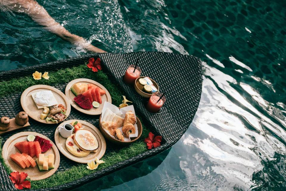 Desayuno flotante en Bali