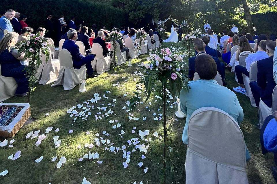 Ceremonia en el jardín