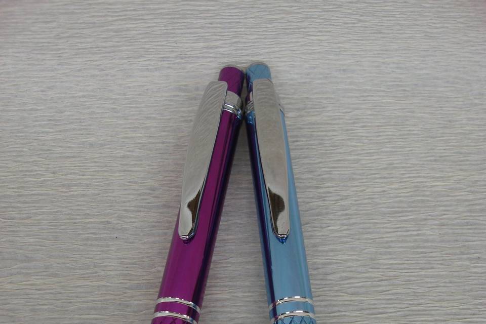 Bolígrafos en varios colores