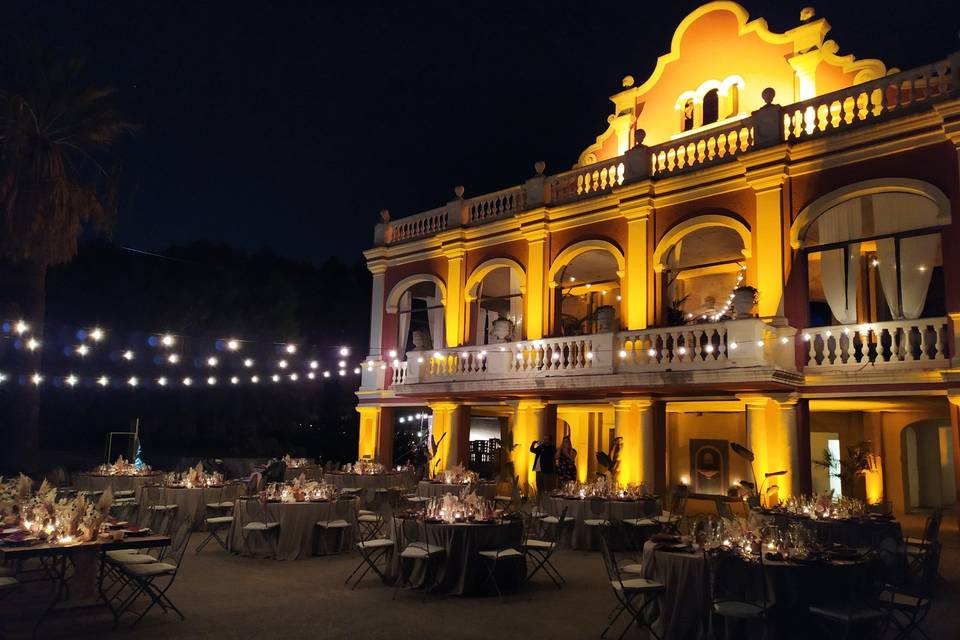 Cena en el jardín