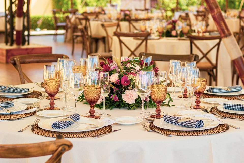 Boda de mediodía en carpa