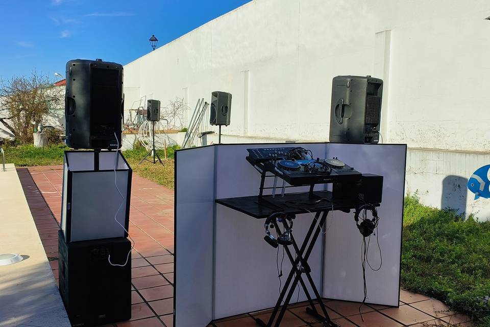 Sonido y mesa Dj