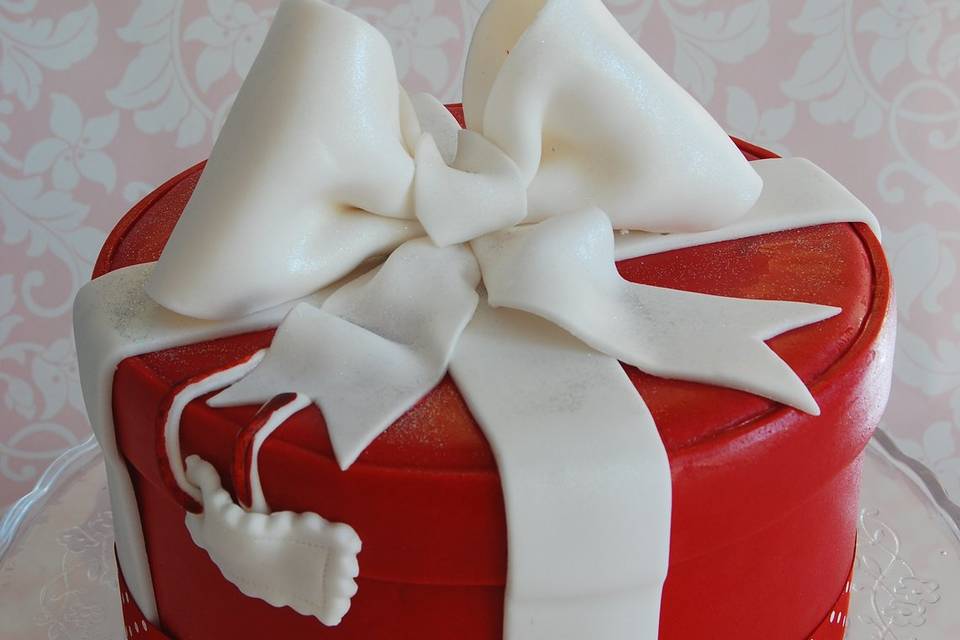 Tarta regalo roja