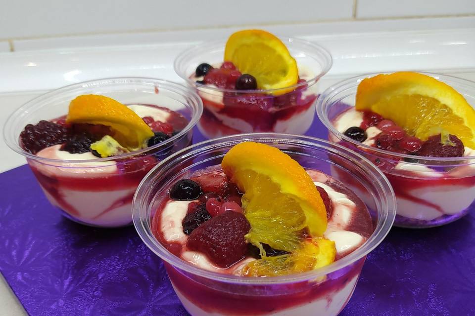 Tiramisú con frutos rojos