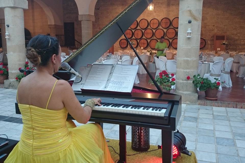 Judith Ruth Balao - voz y piano