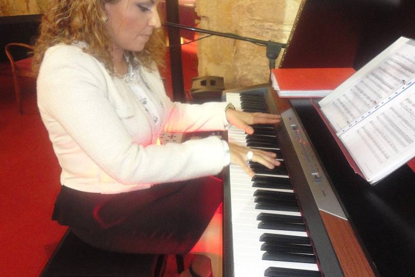 Judith Ruth Balao - voz y piano