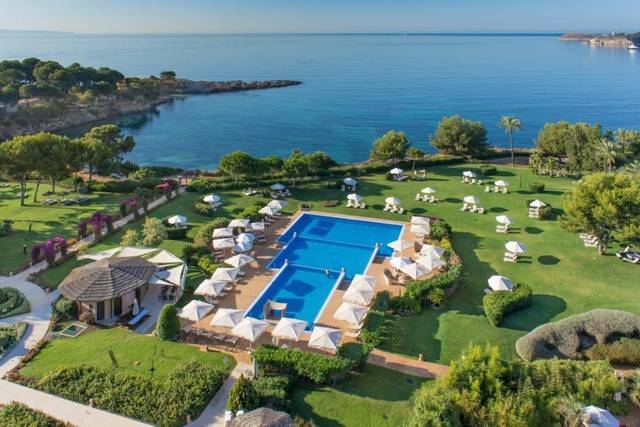 The St. Regis Mardavall Mallorca Resort