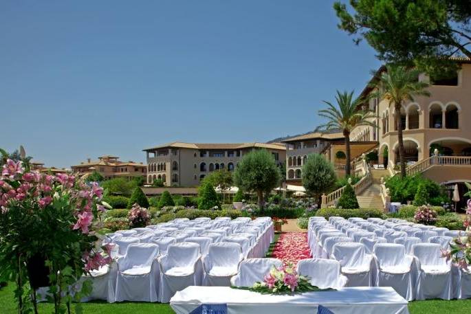 The St. Regis Mardavall Mallorca Resort