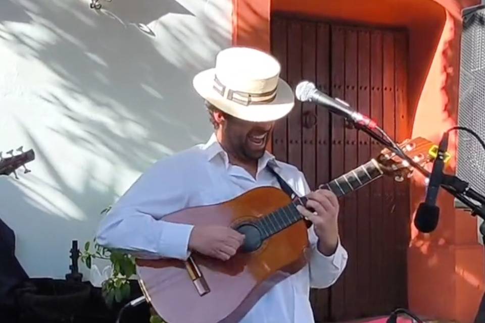 Solo con tres