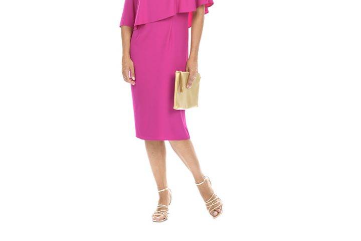 Vestido con cuerpo de capa