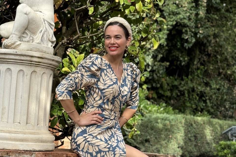 Vestido con mangas drapeadas