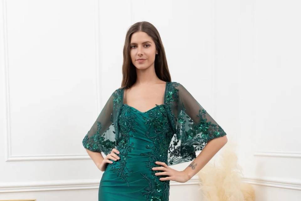 Vestido con capa extraible