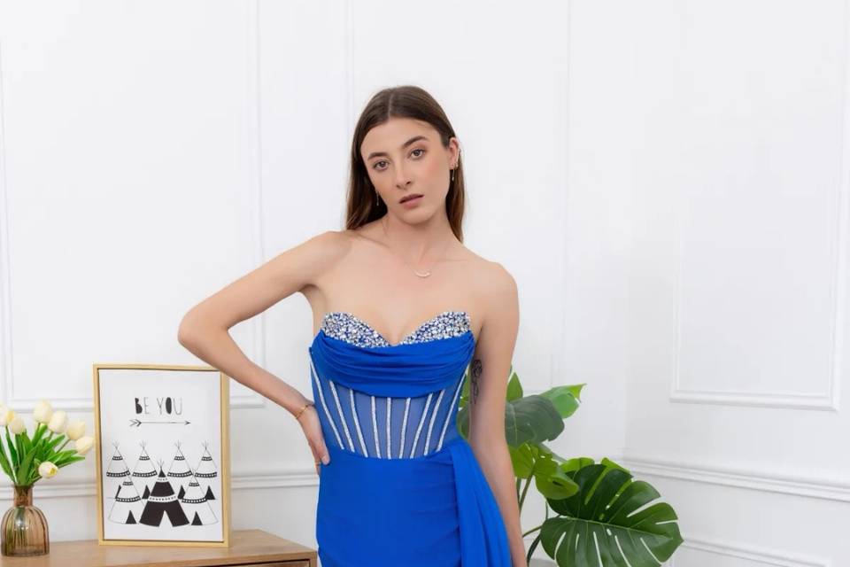 Vestido con corpiño semitransp