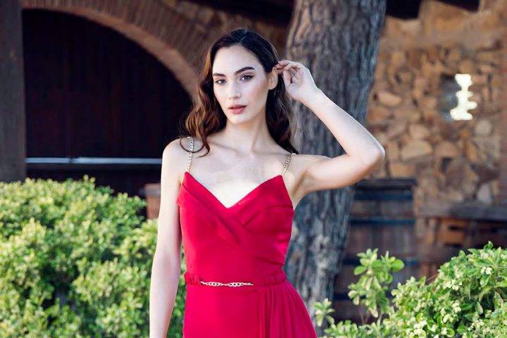 Vestido largo con tirantes de