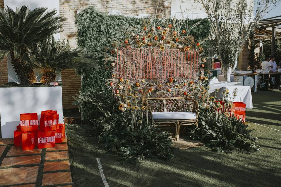 Photocall exterior