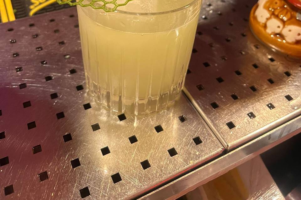 Gin basil smash