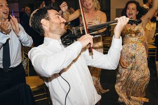 Adrian String - Violinista eléctrico