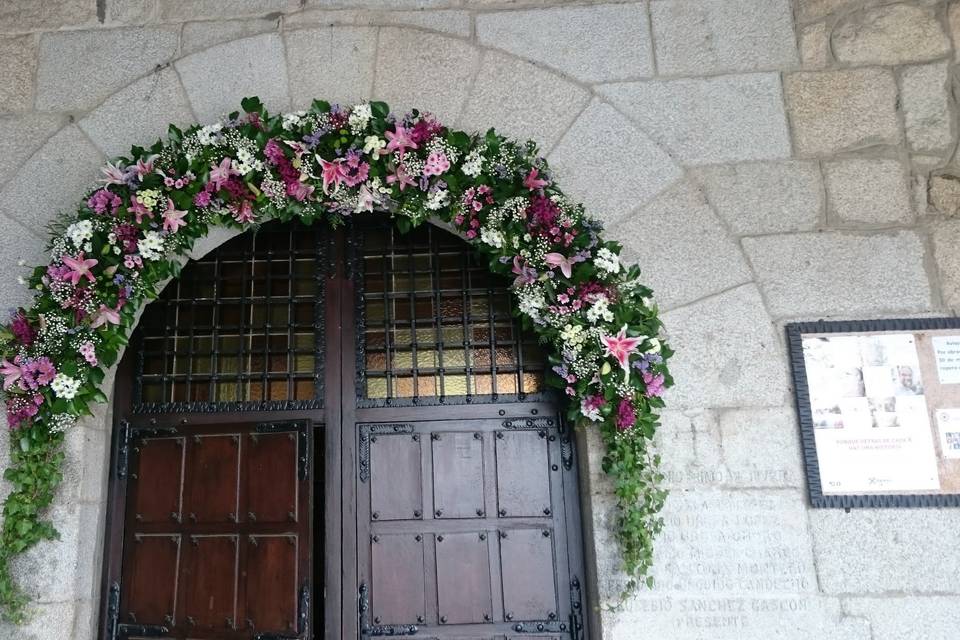 Un Patio con flores