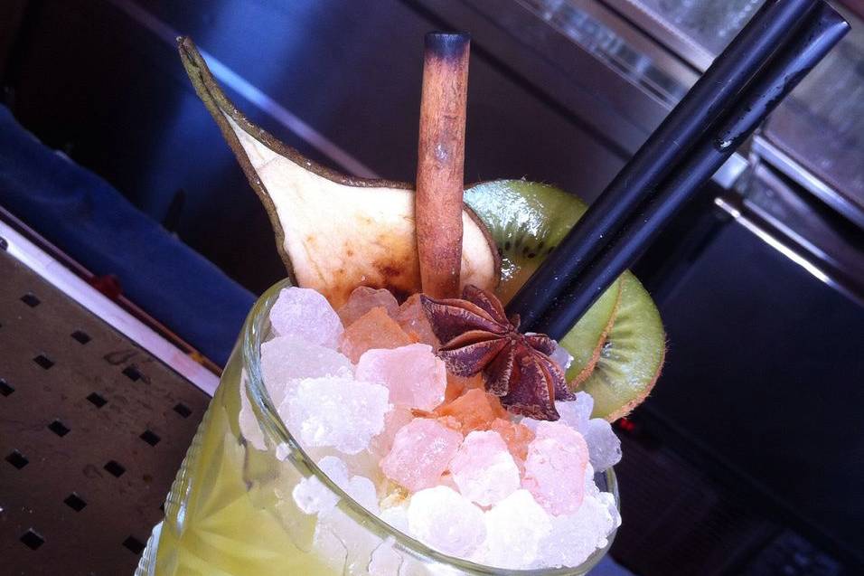 Tiki Cocktail