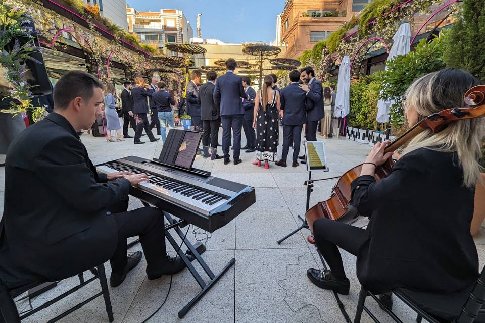 Dúo chelo y piano cóctel