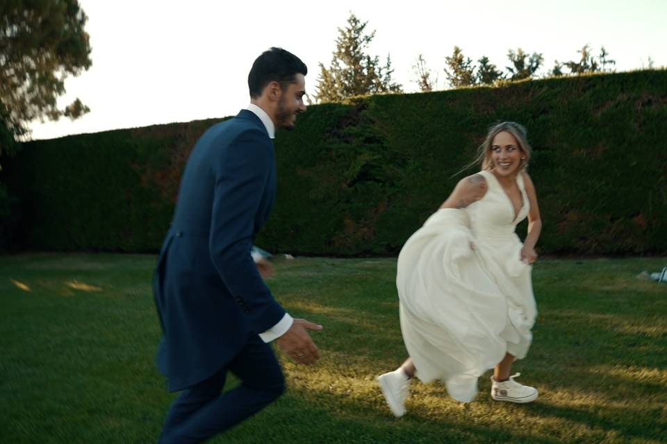 Sesión novios boda divertida