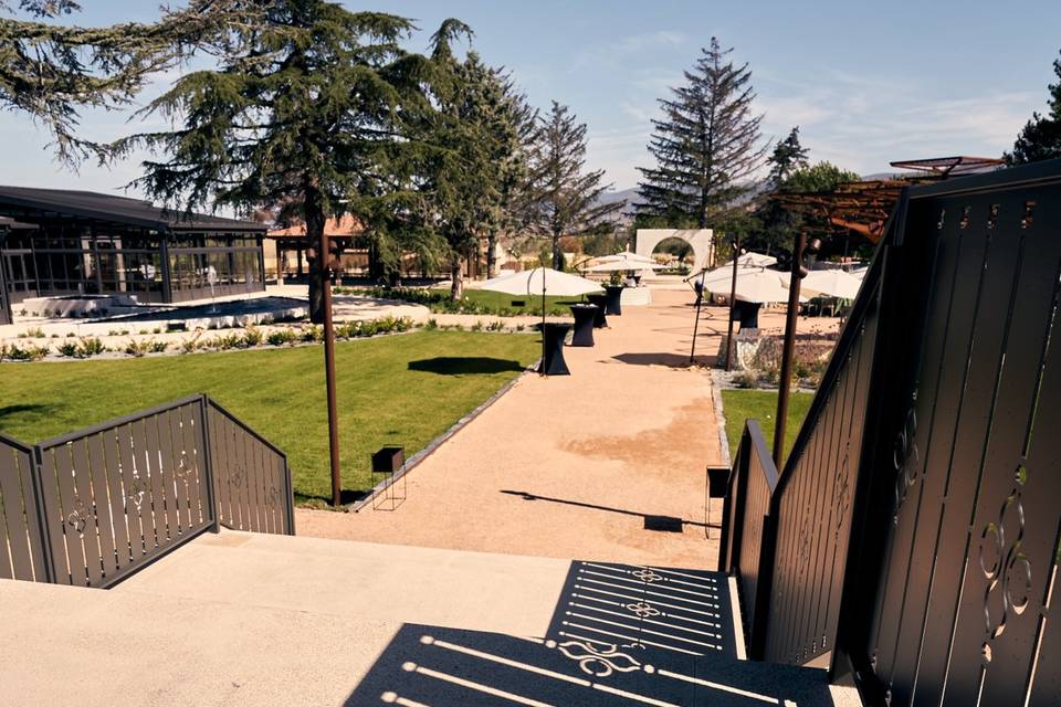 Escalera acceso jardín Agua