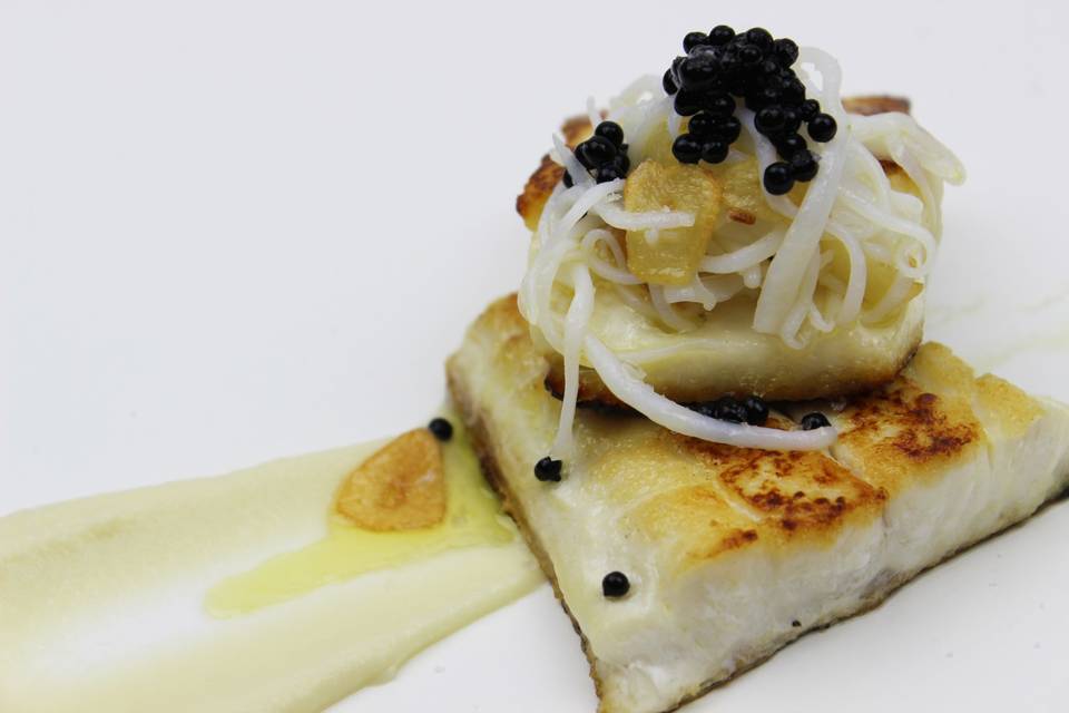 Lubina, angulas y caviar