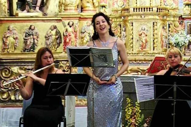 Soprano, flauta y violín