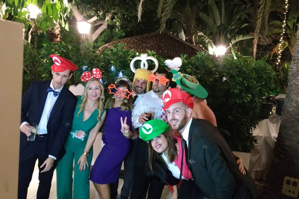 Amigos en una boda