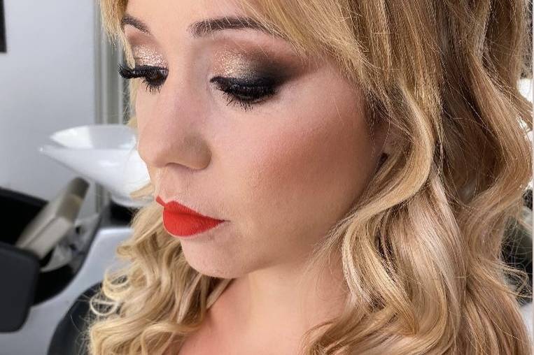 Maquillaje y peinado de novia