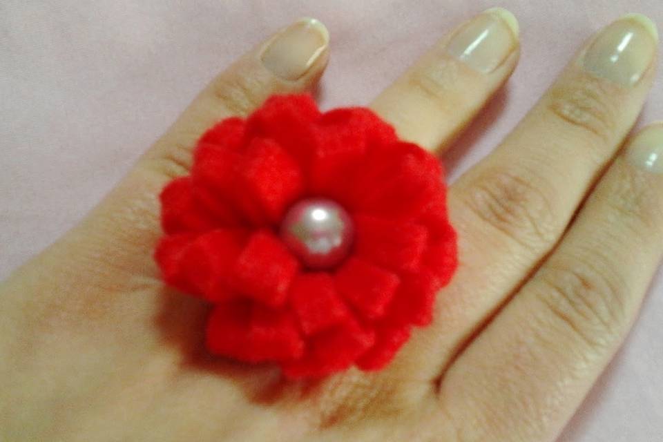 Anillo de fieltro con base