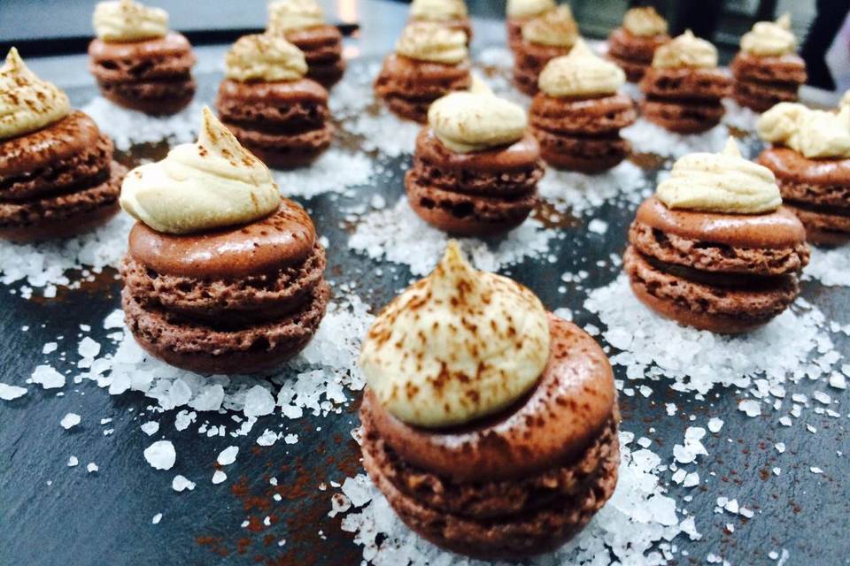 Macaron de cacao con foie