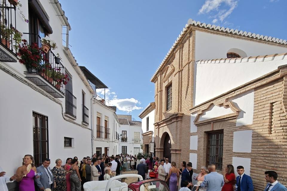 Esperando a los recién casados