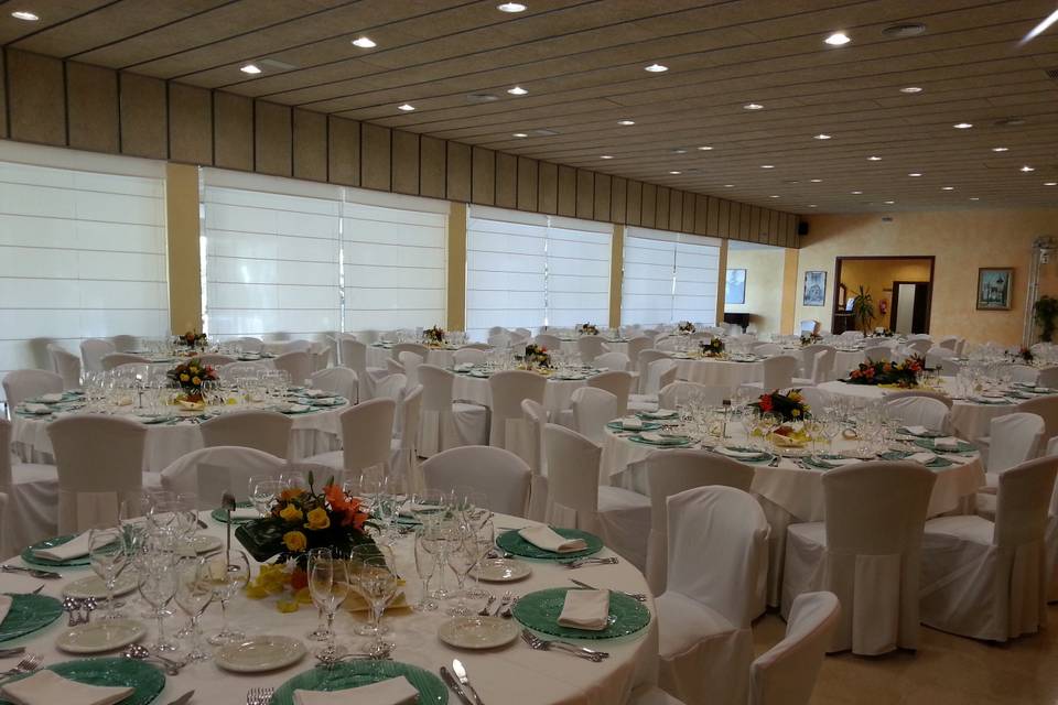 Salón con cortinas