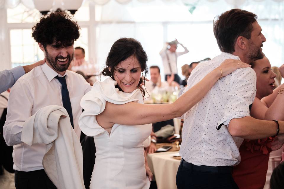 MOMENTO ENTRADA NOVIOS BODA