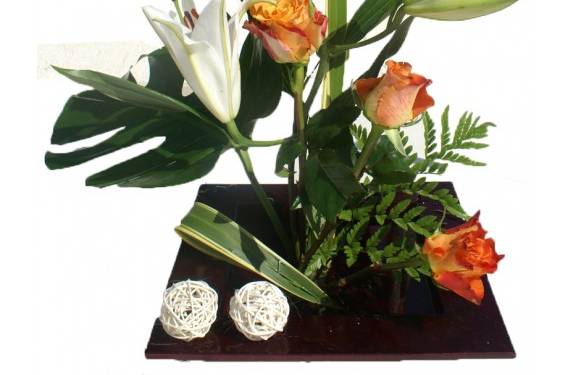 Ikebana rosas y lilium