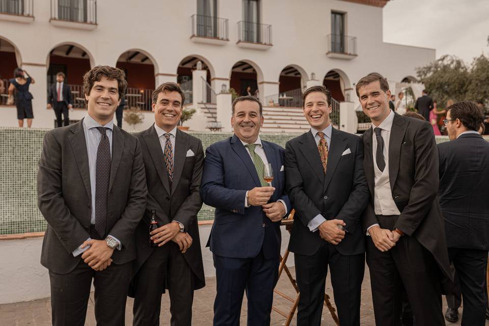 Invitados durante el coctel