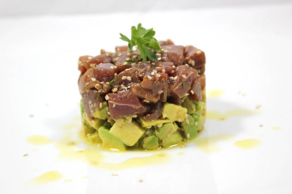 Tartar de atún con aguacate