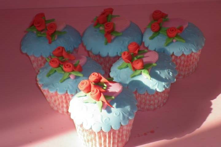 Cupcakes rosas rojas