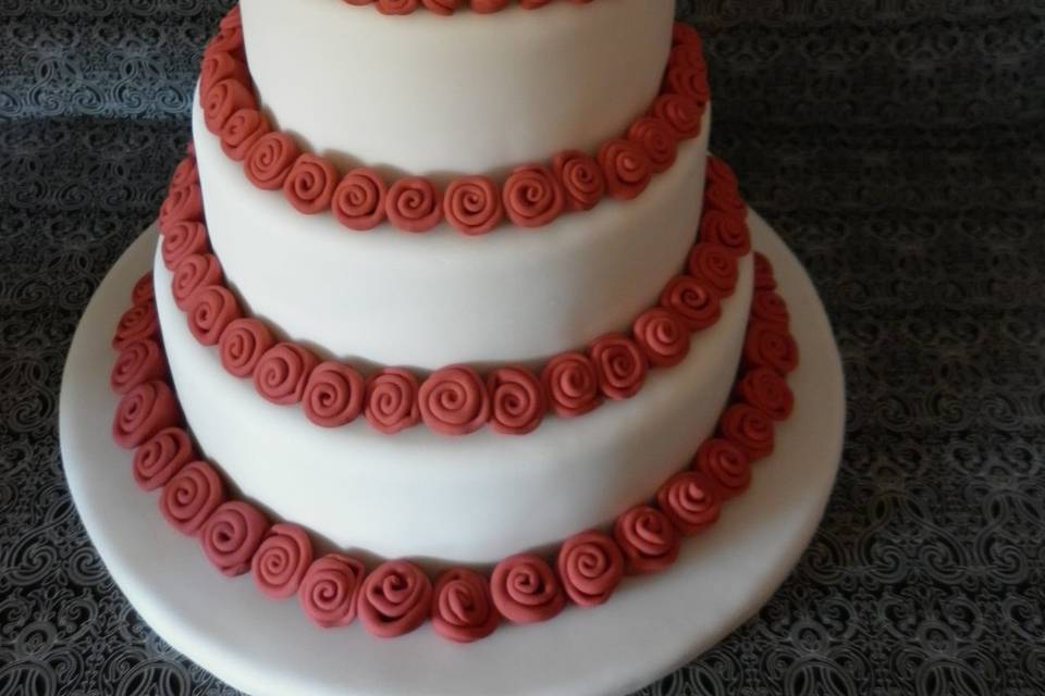 Tarta rosas rojas