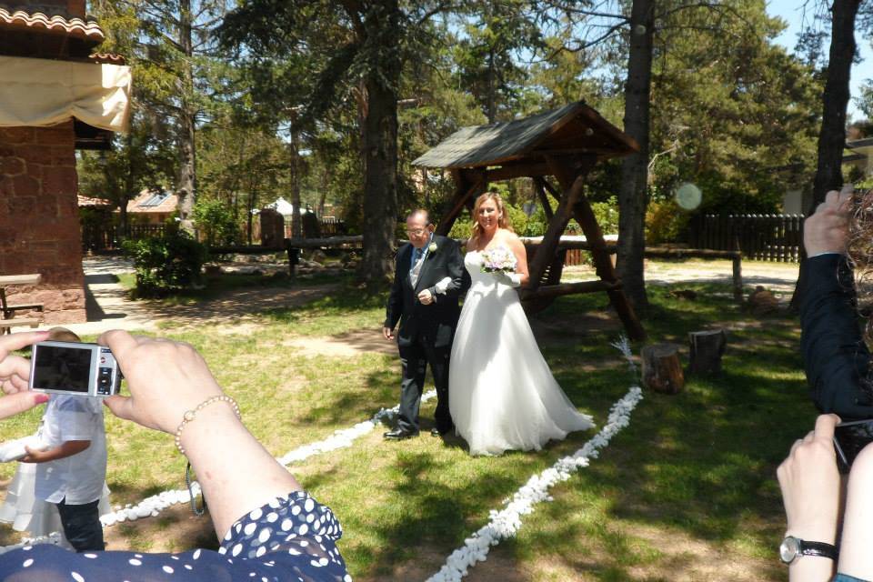 La novia llegando al altar