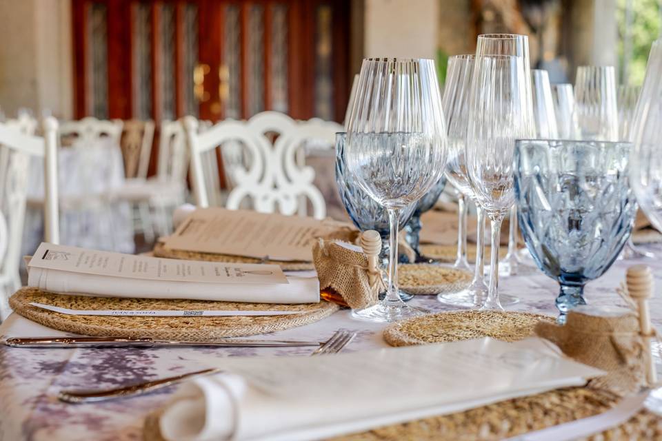detalle_copa_rayas_azul_mantel