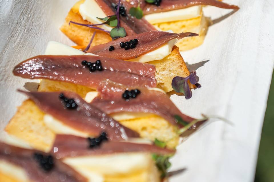 Anchoa con pan brioche