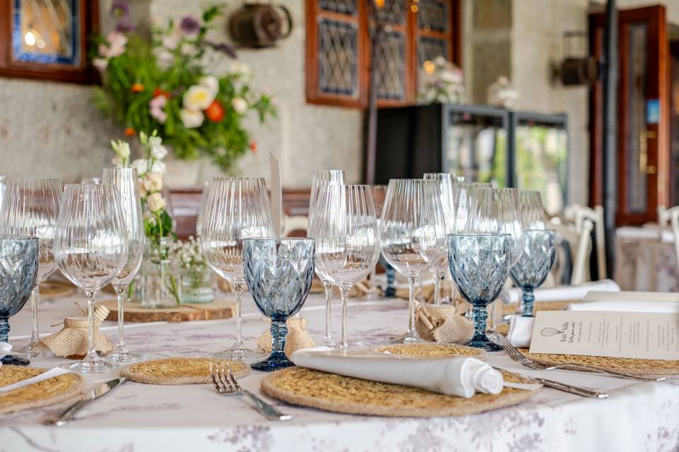 mesa_boda_copas_azules_detalle