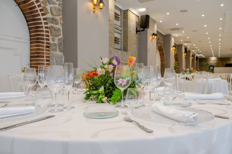 mesa_redonda_cristal_flores