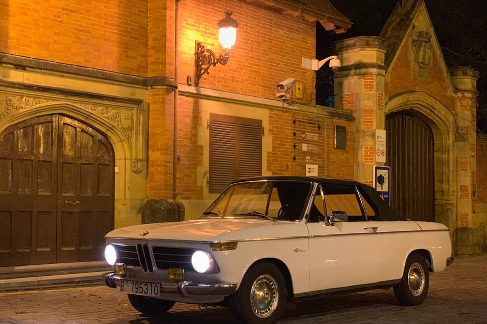 BMW 2002 Cabrio blanco