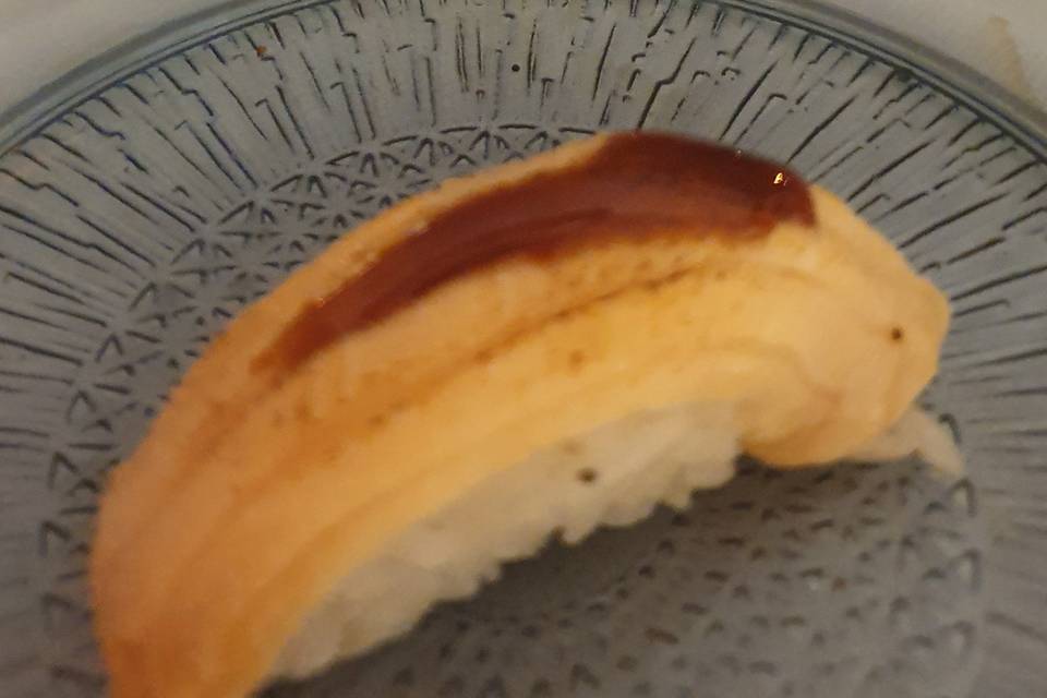 Nigiri salmón flambeado