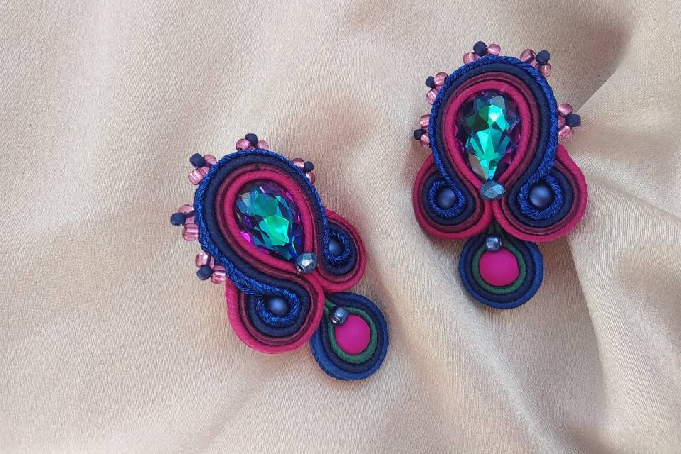 Pendientes azul magenta